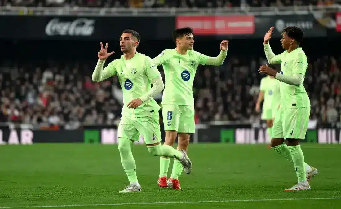 تأثير رحيل كاسادو على برشلونة والهلال السعودي
